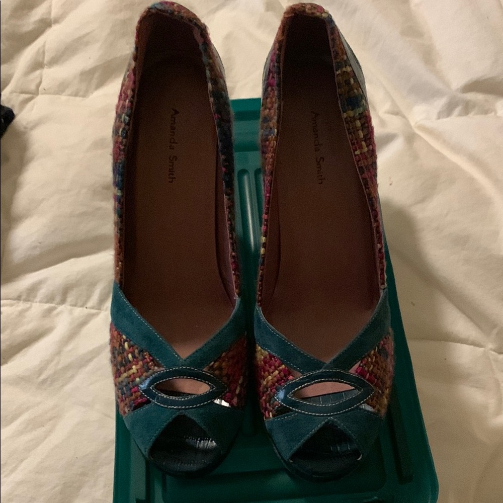 Amanda Smith Teal Heels with Peep-Toe Design and Decorative Embellishment